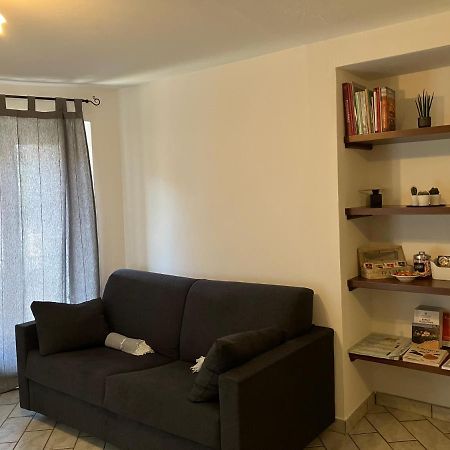 Ferienwohnung Un Passo Dal Castello Barolo Exterior foto
